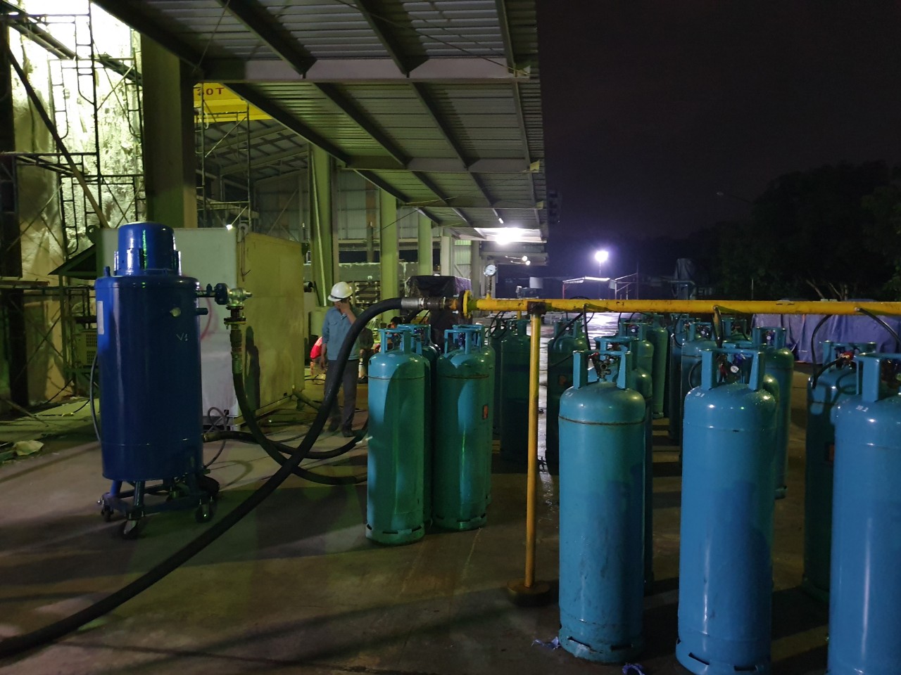 Cung cấp LPG( Khí dầu mỏ hóa lỏng cho việc đốt.